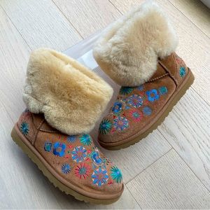 UGG | Floral Embroidered Short Boot